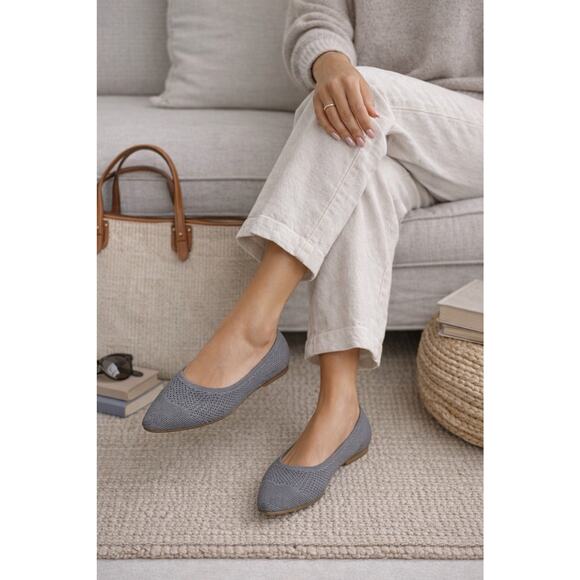 Banana Republic Shoes - Banana Republic Knit Flats Womens 7.5 Gray Pointed Toe Slip On Shoes Comfy Work
